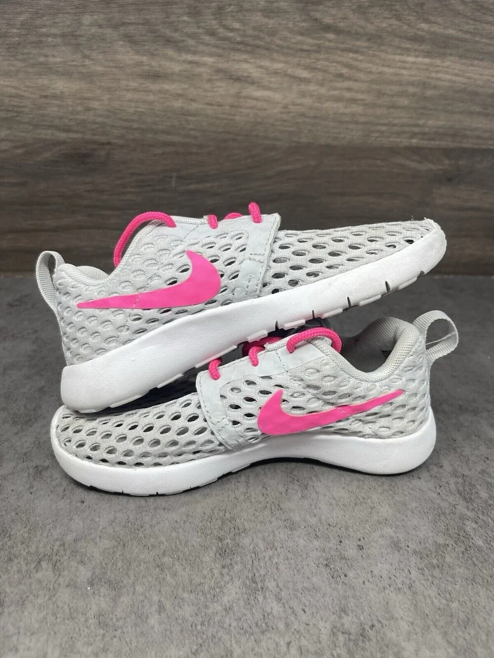 Nike Roshe One Flight Weight Sneakers Kids Size 11c Toddler Grey Pink